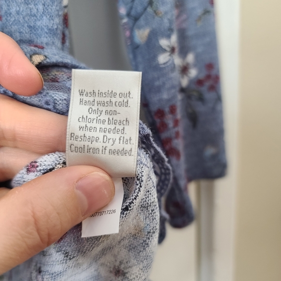 LC Lace Detail, Three Quarter Length Top, Small - Picture 4 of 7